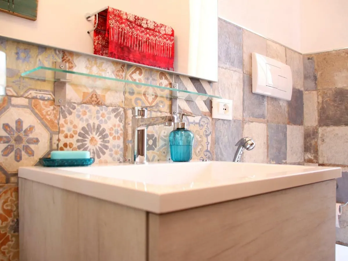 Appartamento Blu Home - Bilocale in centro LMP